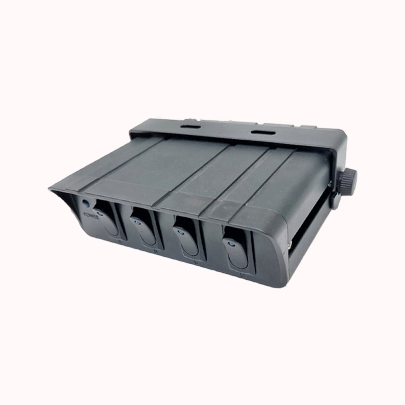 קופסת מפסק חיצוני 4 מתגים 12/24 וולט 1